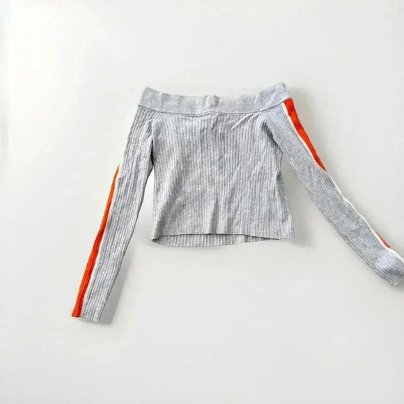 H&M Divided Grey Off the Shoulder Long Sleeve Cropped Sweater Size Large - Picture 6 of 6